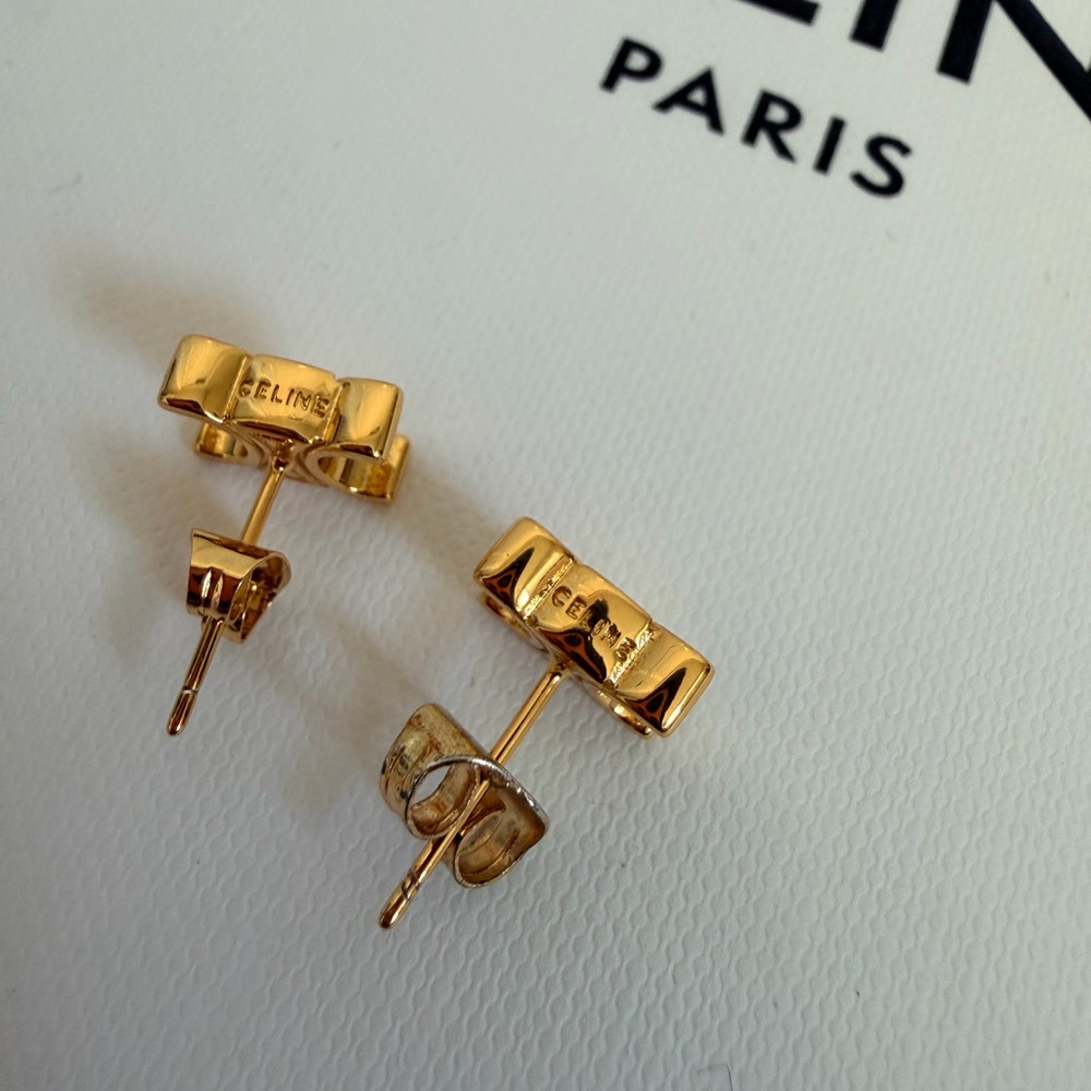 CELINE TRIOMPHE STUDS IN BRASS WITH GOLD FINISH - Picture 3 of 6